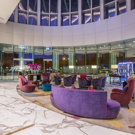 فندق كراون بلازا ماكاو المظهر الخارجي الصورة The lobby of the hotel