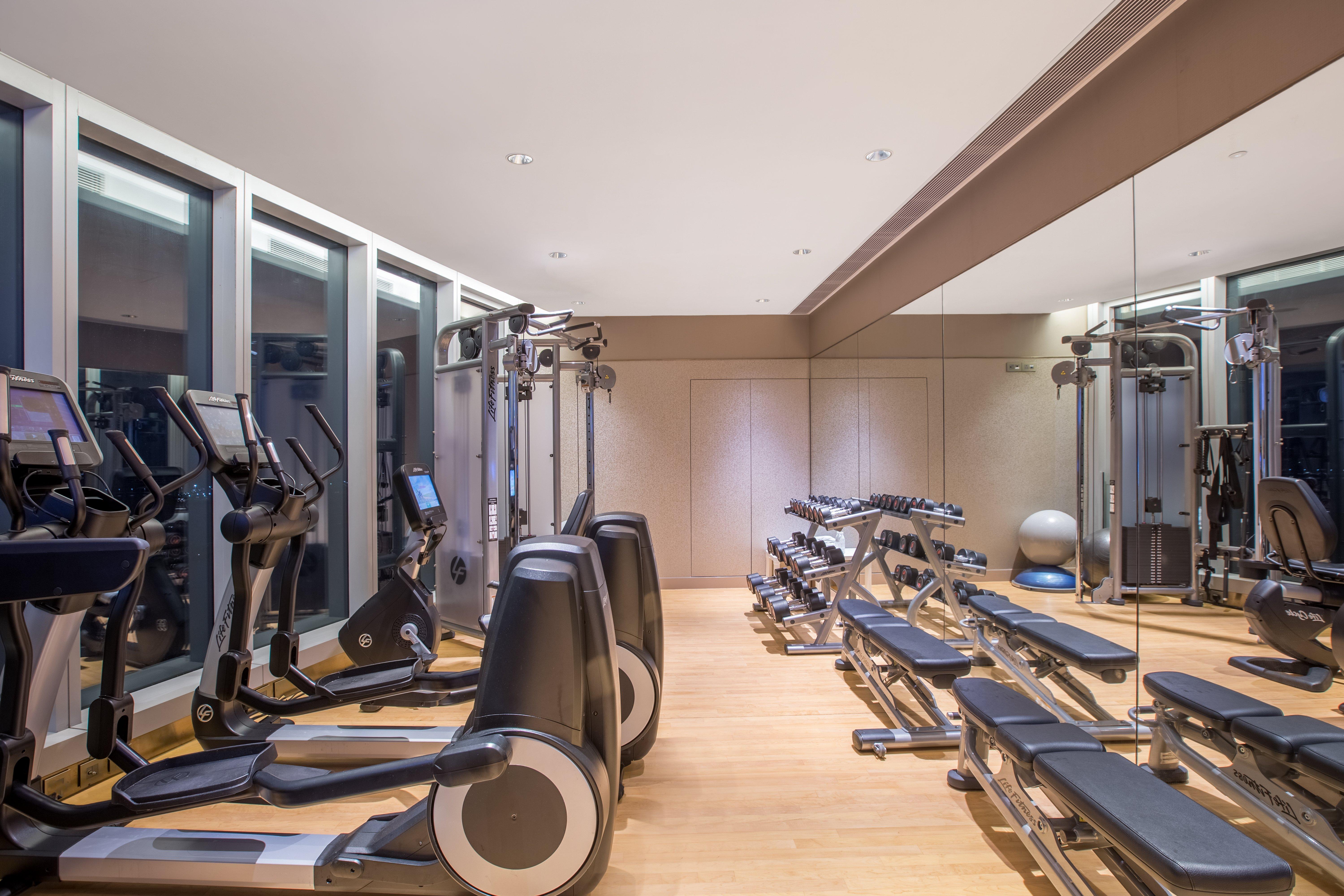 فندق كراون بلازا ماكاو المظهر الخارجي الصورة The gym at The Hari