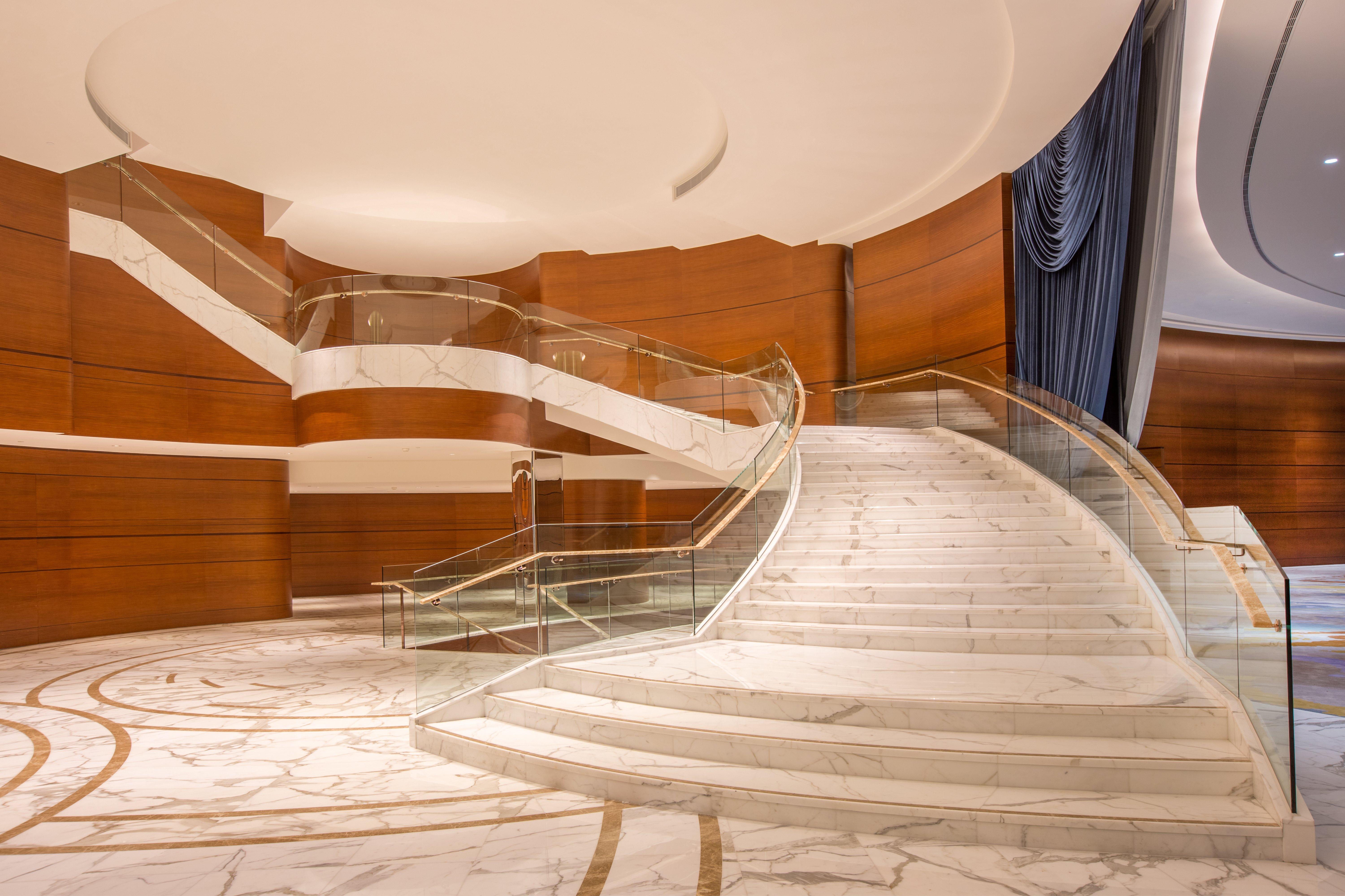 فندق كراون بلازا ماكاو المظهر الخارجي الصورة The staircase of the main hall