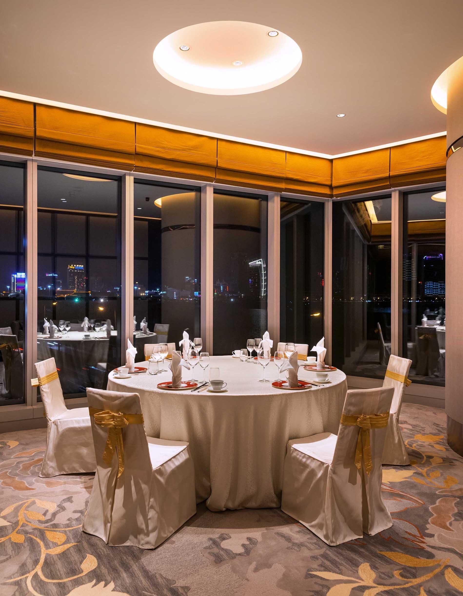 فندق كراون بلازا ماكاو المظهر الخارجي الصورة The Club Lounge at the 39th floor