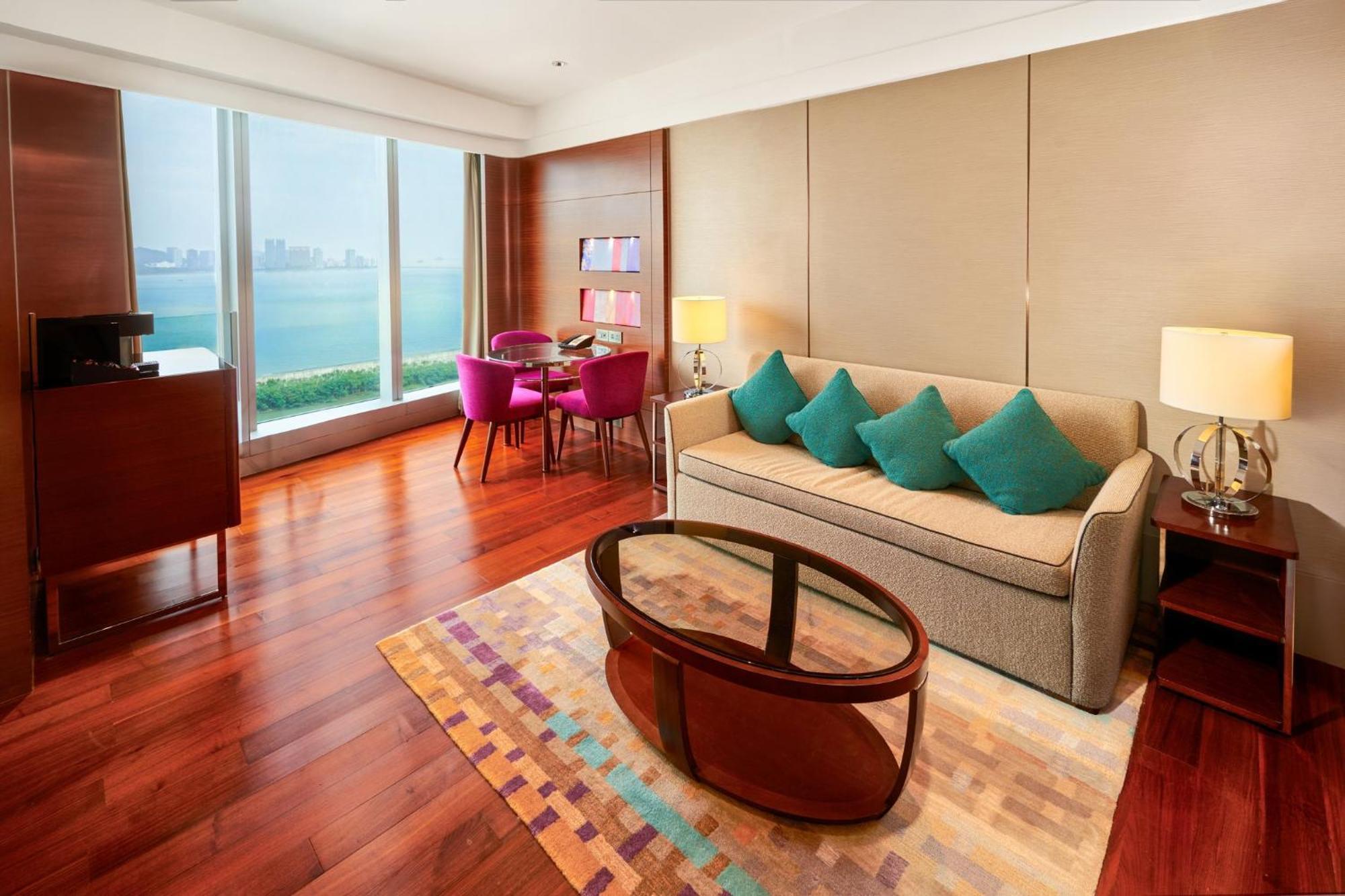 فندق كراون بلازا ماكاو المظهر الخارجي الصورة A suite at the hotel